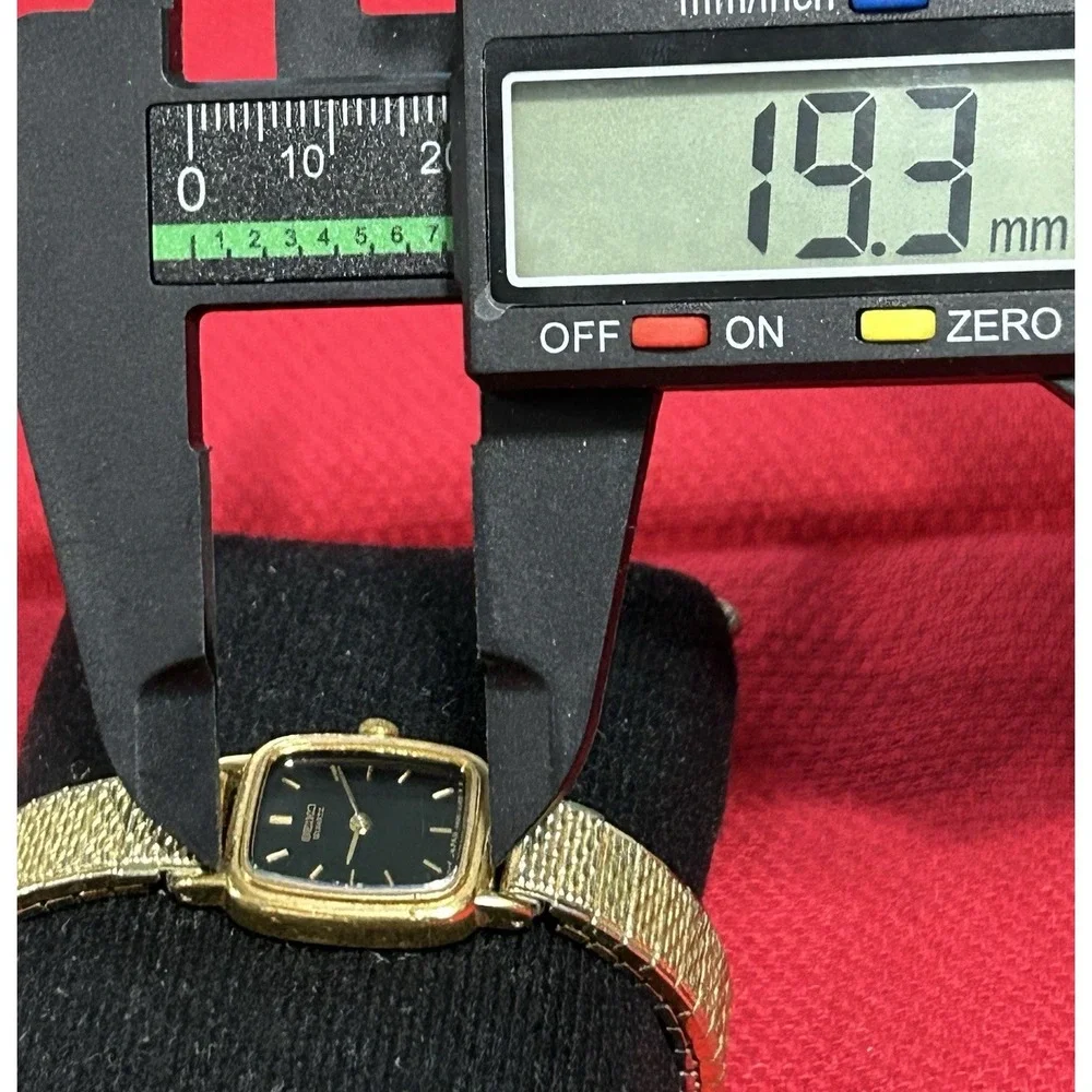 Vintage Seiko Watch Women Golden 1N00-5K29 Black‎ Dial Stretch Japan New Battery